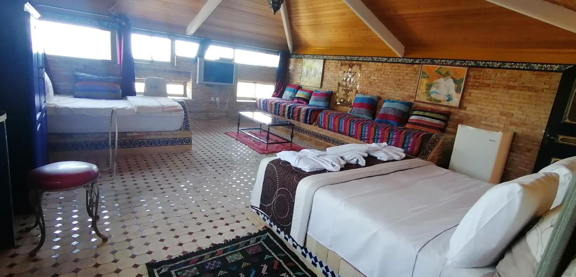 Pasta Plaza Hotel Asilah Room photo