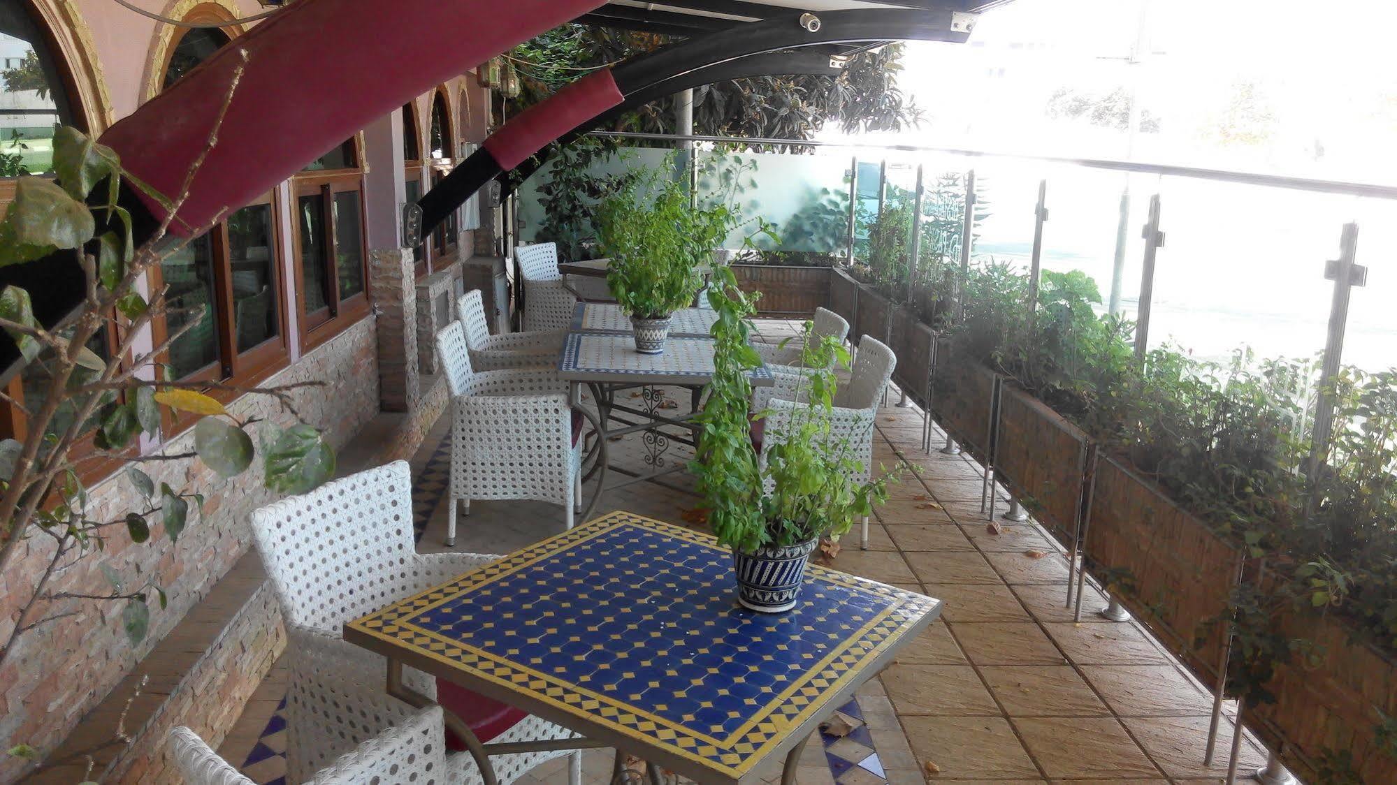 Pasta Plaza Hotel Asilah Exterior photo